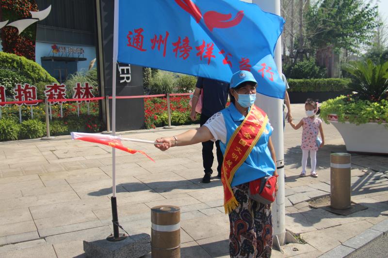 <strong>不要…太硬了，啊哈～吃不下了</strong>